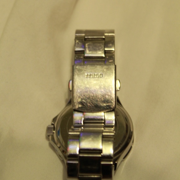 GUESS WRIST WATCH - Picture 4 of 5